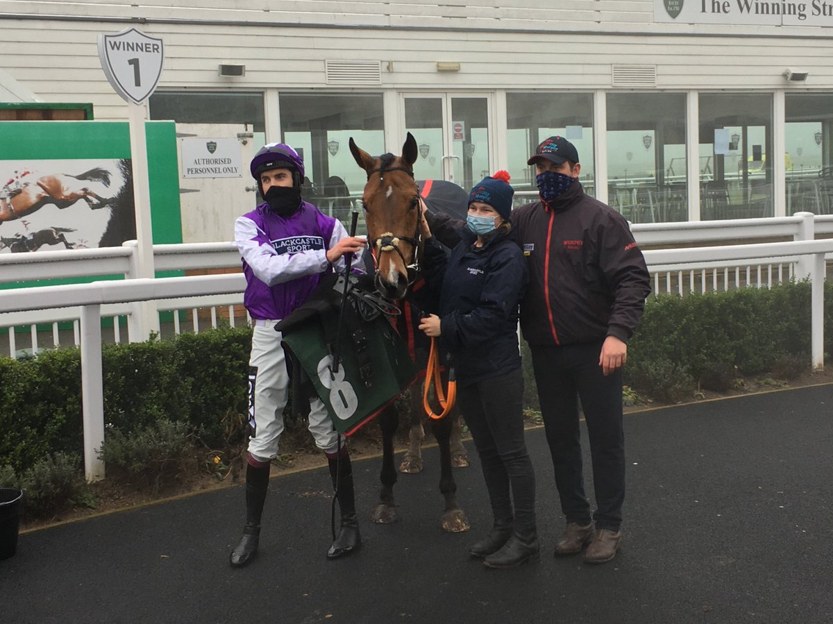 TINNAHALLA wins the <a href="/MillbryHill/">Millbry Hill Country Store</a>  Juvenile Hurdle Race under <a href="/AidanColeman/">Aidan Coleman</a> for <a href="/O_J_murphy91/">Olly Murphy</a> and owner Mrs J A Wakefield - congratulations! 👏