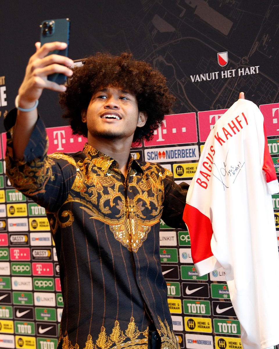 fcutrecht's tweet photo. 🇮🇩 𝗕𝗮𝗴𝘂𝘀 = 𝗙𝗖 𝗨𝘁𝗿𝗲𝗰𝗵𝘁 🔴⚪️ https://t.co/10zFiyfmsj