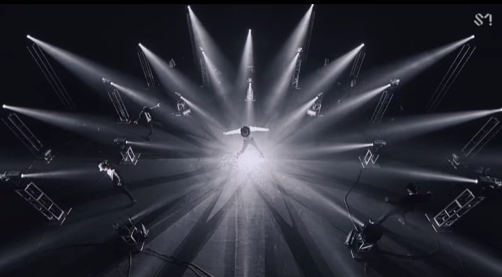 (114)
seventeen ~ hit
dreamcatcher ~ piri
everglow ~ la di da
kai ~ film: kai