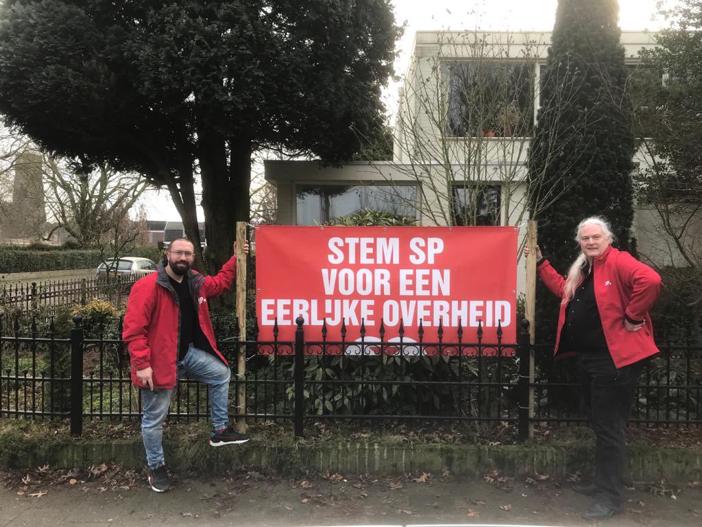 SP_OSS's tweet image. Wil je ook zo’n mooi bord in jouw tuin. Laat het weten. Oss@sp.nl