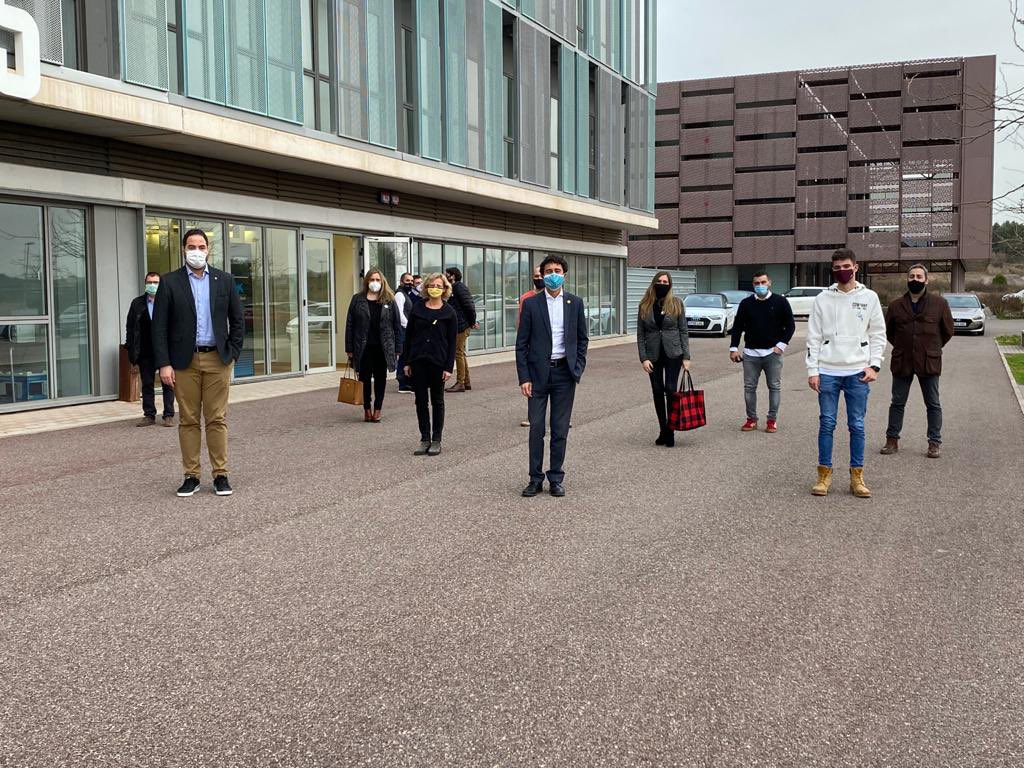 damiacalvet's tweet photo. Al Bages hi ha talent i un potent teixit empresarial al servei de la comarca i del país. Tant al Parc Tecnològic del Bages com al Polígon de Bufalvent hem conegut projectes tecnològics i d’economia circular pioners, amb l’Agenda Verda al centre de l’economia que impulsen. https://t.co/kz6NofCXkY