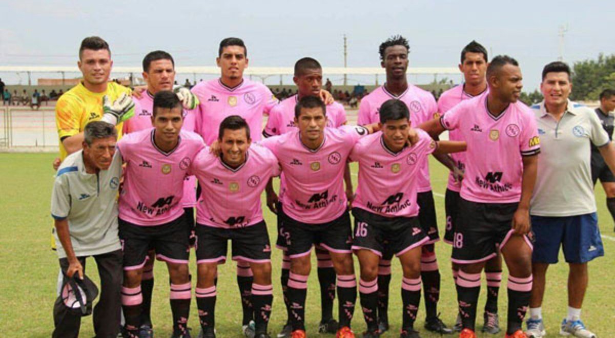 .Camiseta  @sportboys 2016.Marca: Real Sport. Oficial: Rosada / Negro. Alterna: Blanco / Rosado .Insignia de Paz en el Callao.  Sponsors: New Athletic | Minka | Univ. César Vallejo