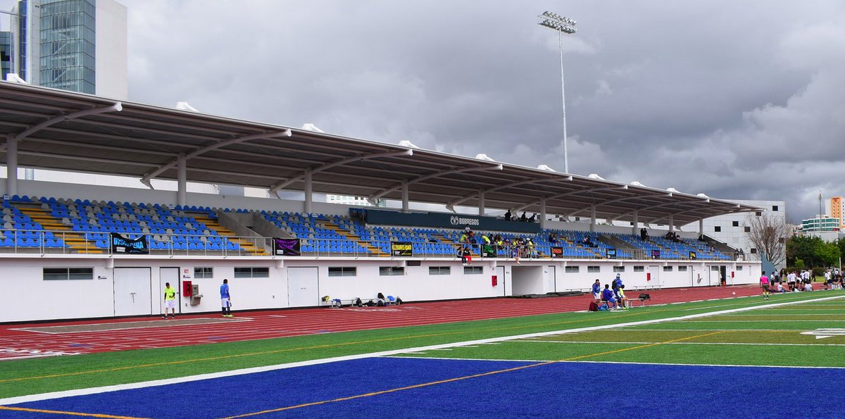 El pequeño pero muy bonito Estadio del Tec Querétaro.
#Borregos