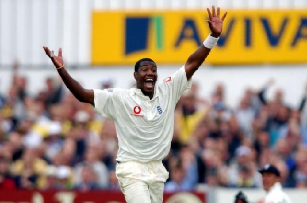 TheCountyCrick2's tweet photo. 🚨 New Episode 🚨

On today's episode of TCCP we were joined by former England,  Surrey and Essex seamer Alex Tudor to discuss:
- His earliest cricketing memories 🏏
- The highlights from his time in the county circuit 🏆
- 'That' 99* at Edgbaston 🏴󠁧󠁢��󠁮󠁧󠁿

https://t.co/ZV024fJkI4 https://t.co/LzdlXBM6bt