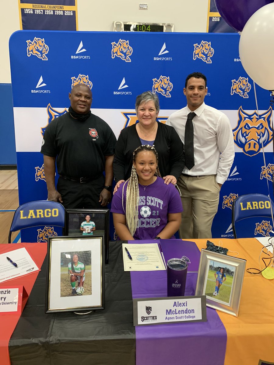 Danflynn11's tweet photo. Signing day at Largo High. Proud to have coached these girls the past 4 years. Great things ahead for them at Austin Peay, Southern Utah, Agnes Scott and The Citadel.@Biggamebobby @HSSportsFL @TBO_PrepSports https://t.co/SU85rUiR06