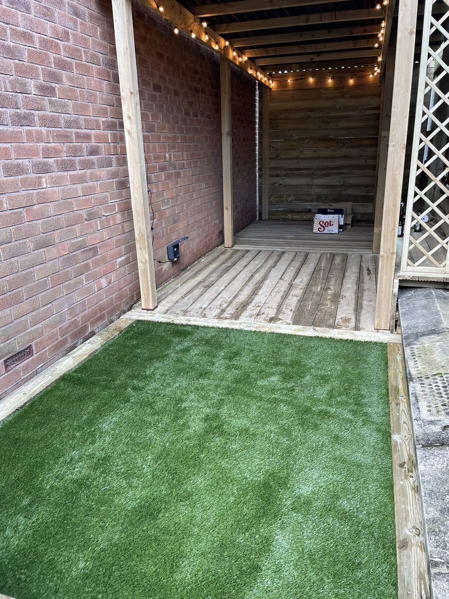 GardensCs's tweet photo. Another Happy customer,just need to finish the Bottle wall tomorrow then there ready to enjoy there outdoor space 👌🏼#gardenroom #outsidespace #relax #outdoorbar https://t.co/tpILJZBwzM
