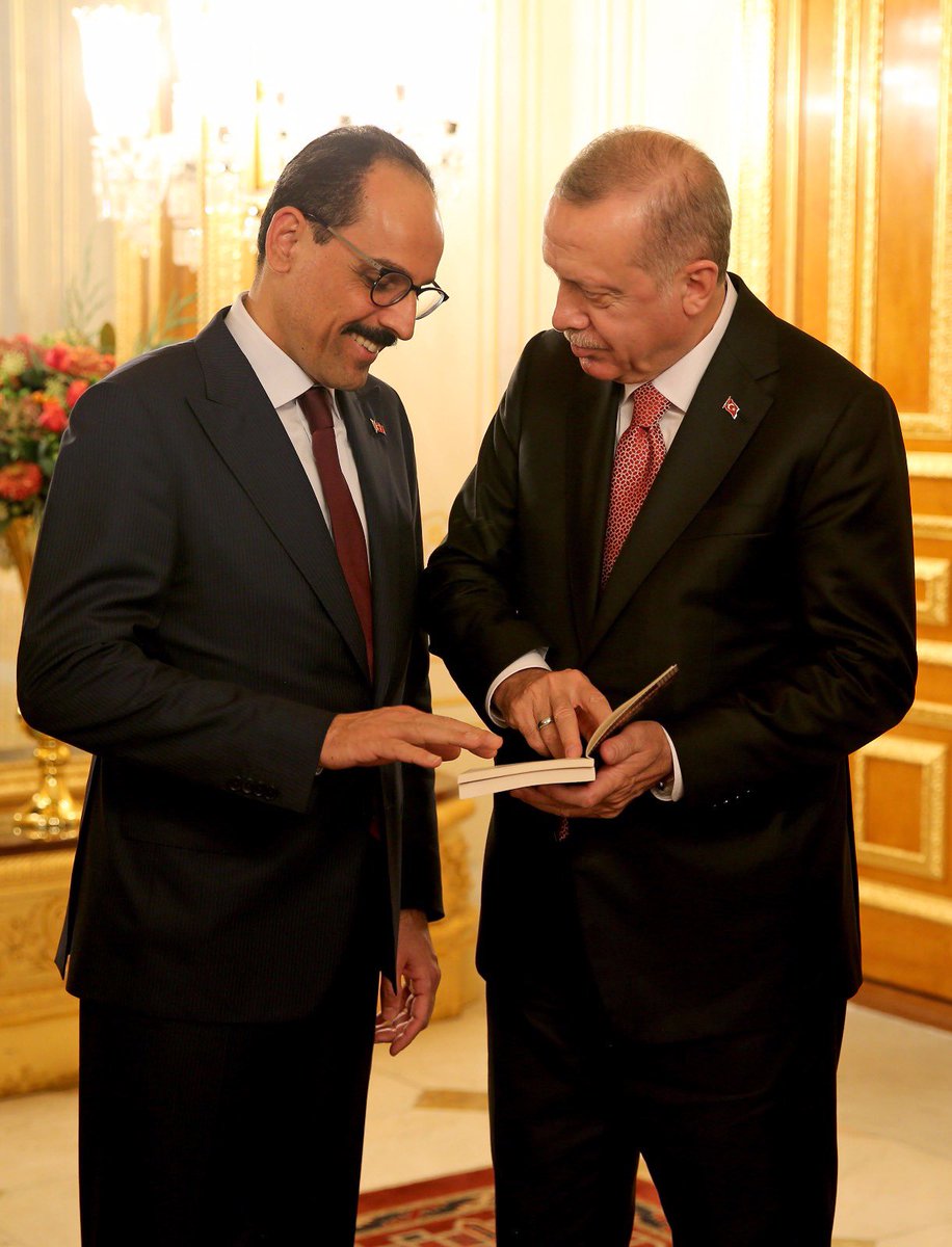 Vesayet odaklarına, darbe heveslilerine, kaos tacirlerine karşı her zaman, her daim, her yerde...

#ErdoğanınYanındayız