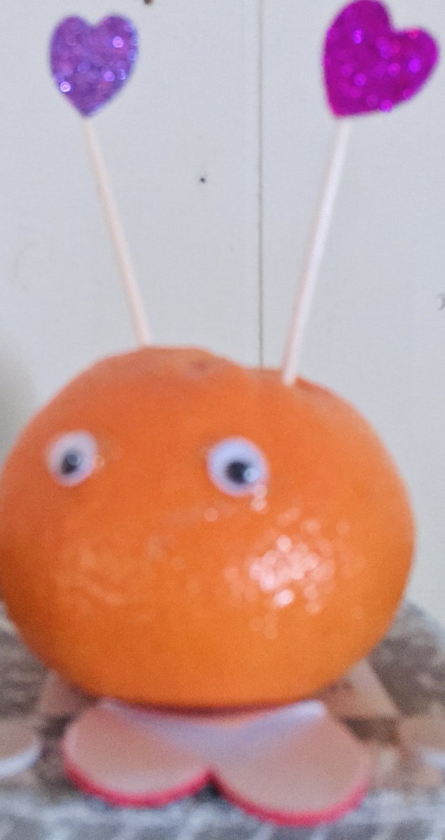 sueparks2003's tweet photo. Share Halo's Love Bug w/ your Love Bug this Valentine's Day. Naturally sweet snack healthy &amp; free of any  allergens, easy to peel, great 4 school, 50% of daily vitamin C, high energy treat! #Halofun #LoveBug #snack #treat #fitness #healthy #children https://t.co/K2RdGeDBgB https://t.co/5UgFbNk3W0