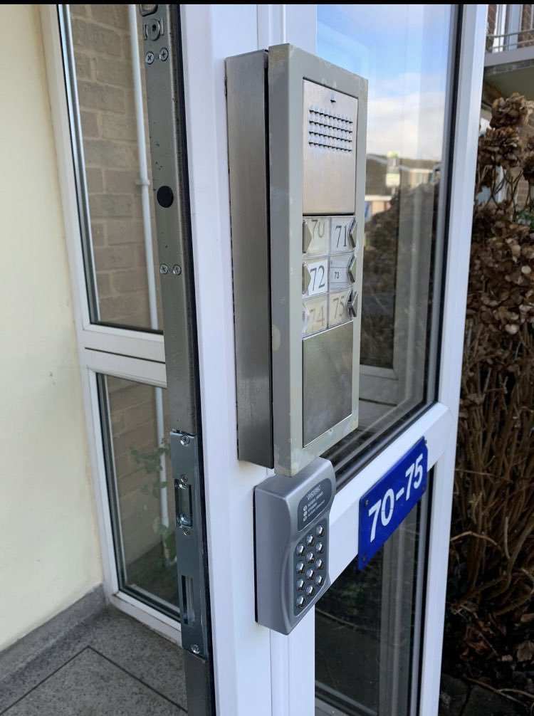 DoorHamilton's tweet photo. New key pad entry system and lock installed today by our team to a premises in Buckinghamshire.  A new access control intercom system is next to be done.
#hamiltondoorservices #door #access #keypad #key #lock #installation #repairs #service #london #herts #essex #harlow #kent https://t.co/NVcVgJ3UaJ