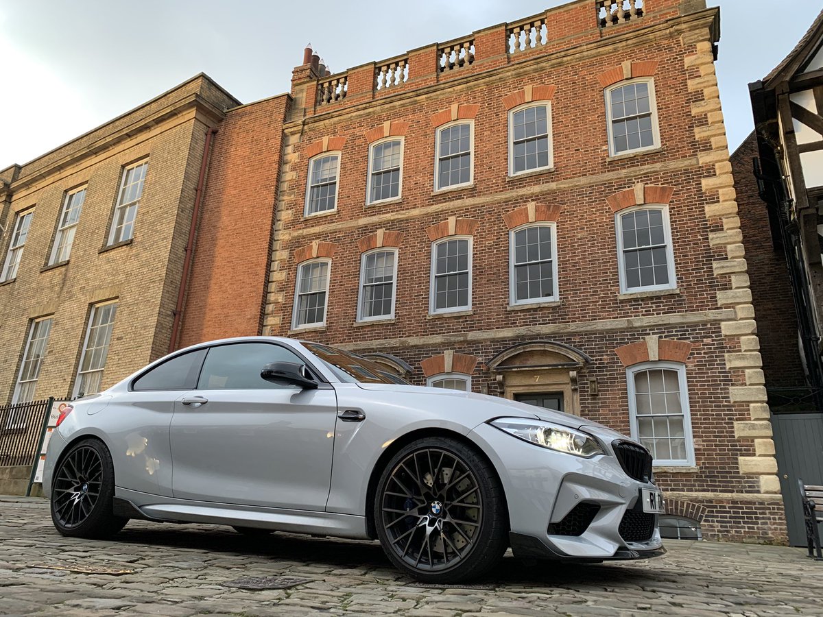 Damian roberts tweet media