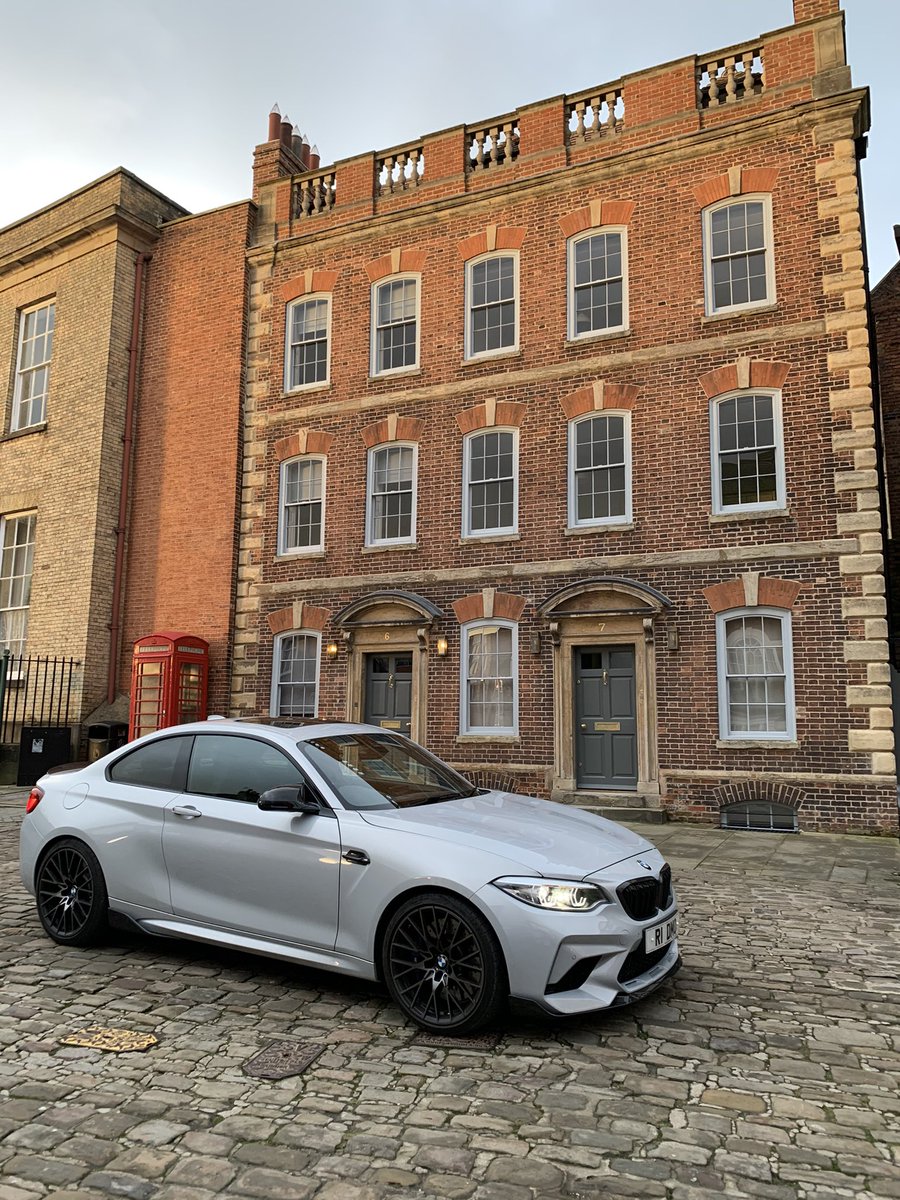 Damian roberts tweet media