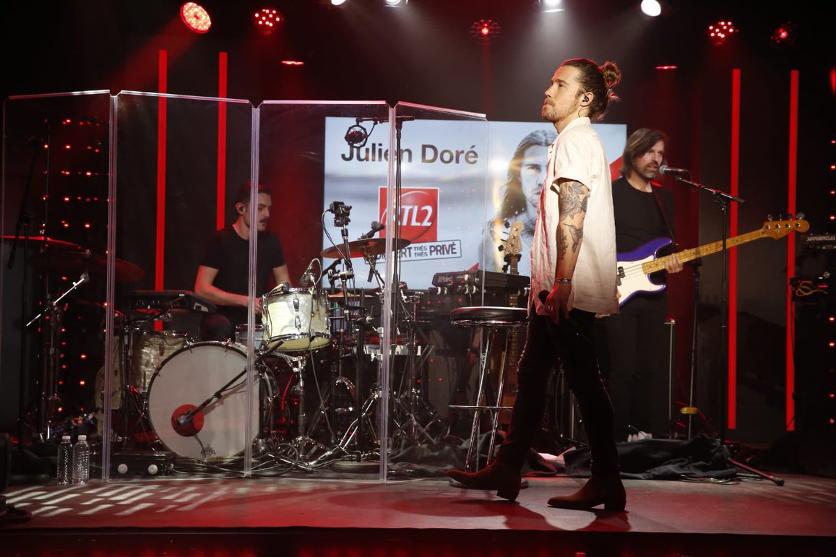 RTL2officiel's tweet photo. 😍 @jdoreofficiel met le feu sur la scène de son Concert Très Très Privé RTL2 ! 🎤
👉 Suivez l'intégralité de l'évènement en live video sur l'application RTL2 : https://t.co/0t61MV9UzU et sur https://t.co/nCNeBgAW1J : https://t.co/EA54aeHXPz ! #CTTPRTL2 🎸 https://t.co/OL6XH01G0R