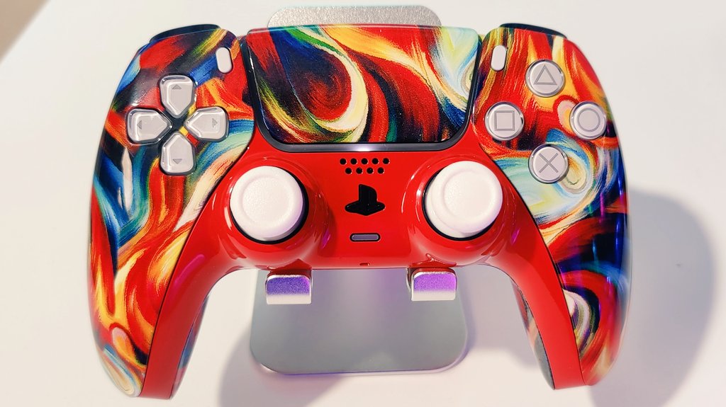 Dutygameplays's tweet photo. Ya es oficial, @CompetiControl es el nuevo esponsor del canal!! 

🎮 Os dejo unas fotitos de mi nuevo mando a ver qué os parece 😉

➡️ Código "DUTY" para un 5% de descuento.💪💪 https://t.co/BhxOZfZslT