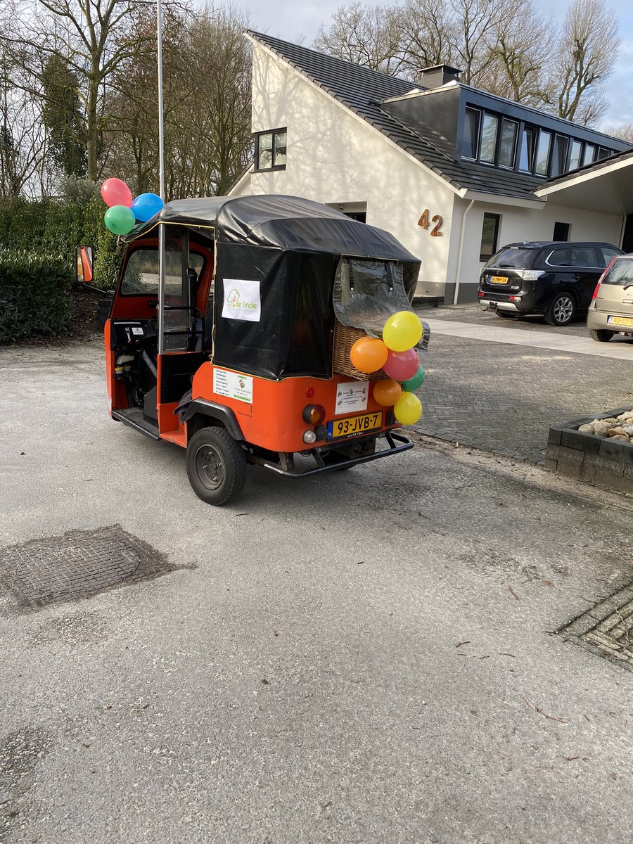 Wat hebben we genoten vandaag! De rapportexpress kwam langs bij de kinderen!