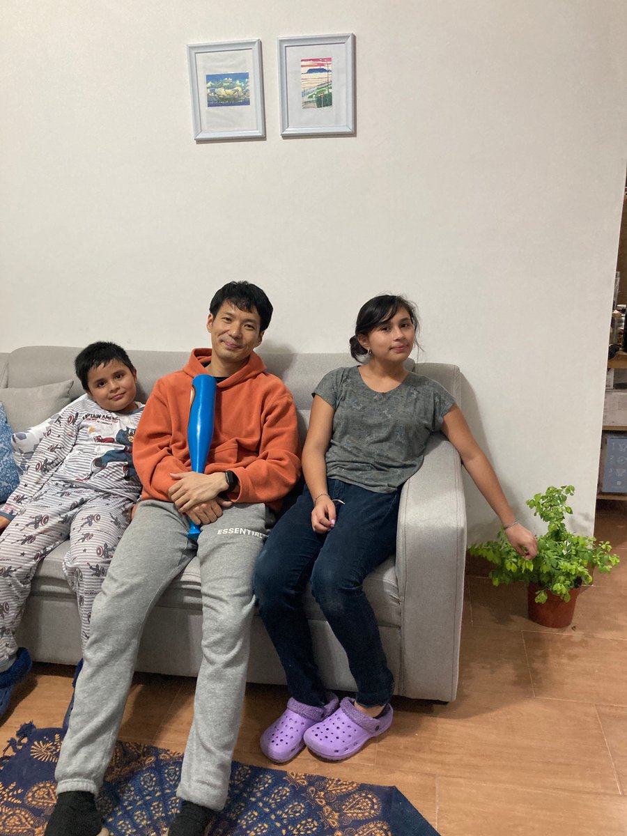 コロナ禍による一時帰国命令でグアテマラの家族と離れた昨年6月3日。
約8ヶ月ぶりにグアテマラに降り立つと、人がほぼいない空港で、婚姻届を提出したばかりの妻が待っていてくれました