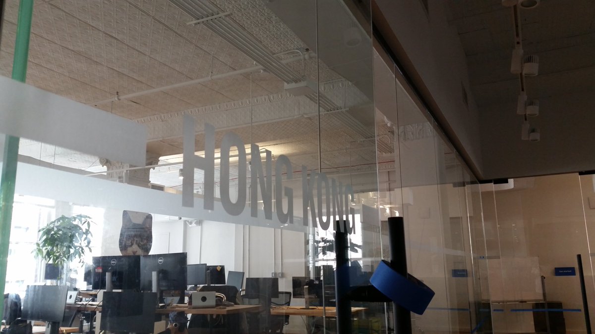 theaxnyc's tweet photo. Distraction Banding with Cut Room Name | Frosted Vinyl for Conference Rooms | Etched Vinyl Privacy Film | AXIOM Signs NYC #privacyfilm #frostedVinyl #EtchedVinyl #3mVinyl #Signage #theaxnyc https://t.co/nluWaHTYoK