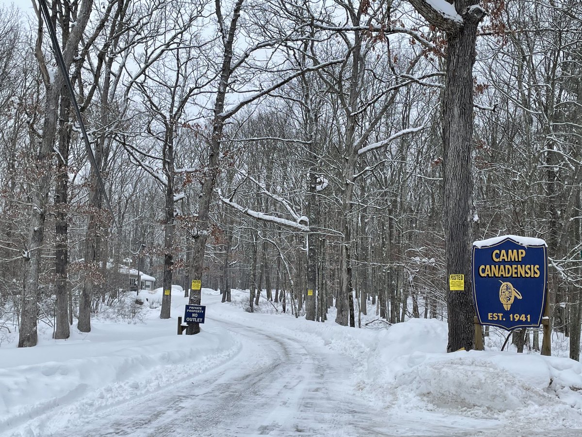 Canadensis's tweet photo. A very snowy entrance to camp https://t.co/S4Z8bwSQyH