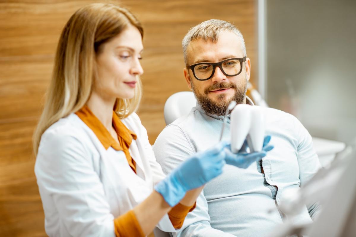 These 7 factors are a must for any dentist on the hunt for reputation management software. We've done our share of leg work...Trust us when we say you'd be out of your mind to go in blind! #dentistlife #dentalreputation #dentalsoftware conta.cc/395pM0C