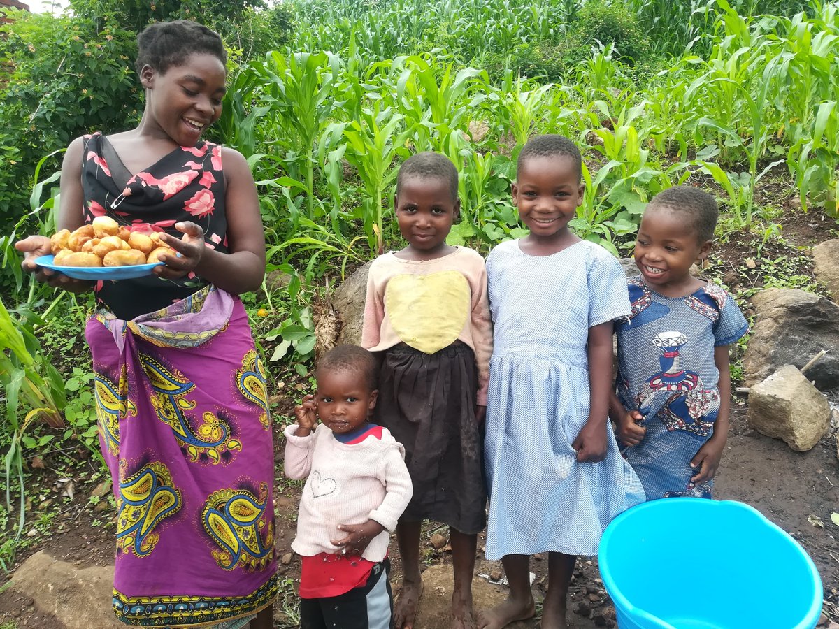 LifeChildAfrica's tweet photo. Rebecca is a single mother living in Malawi and is a beneficiary of our Keeping Families Together program. We built a house for Rebecca and her children and also equipped her with sustainable life skills that will benefit her family. https://t.co/GhEvuFRnpV