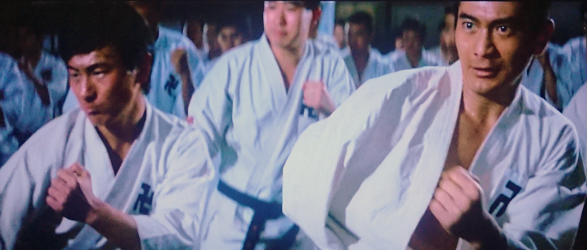 Johnny Heyward 東映chで 少林寺拳法 千葉真一 のアクション映画の中でも大好きな一本 特に門弟役 誠直也の熱演が光ります 氏の代表作と言っていいでしょう 少林寺拳法本部は 後年同じ鈴木監督のトラック野郎最終作にもチラッと登場 T Co