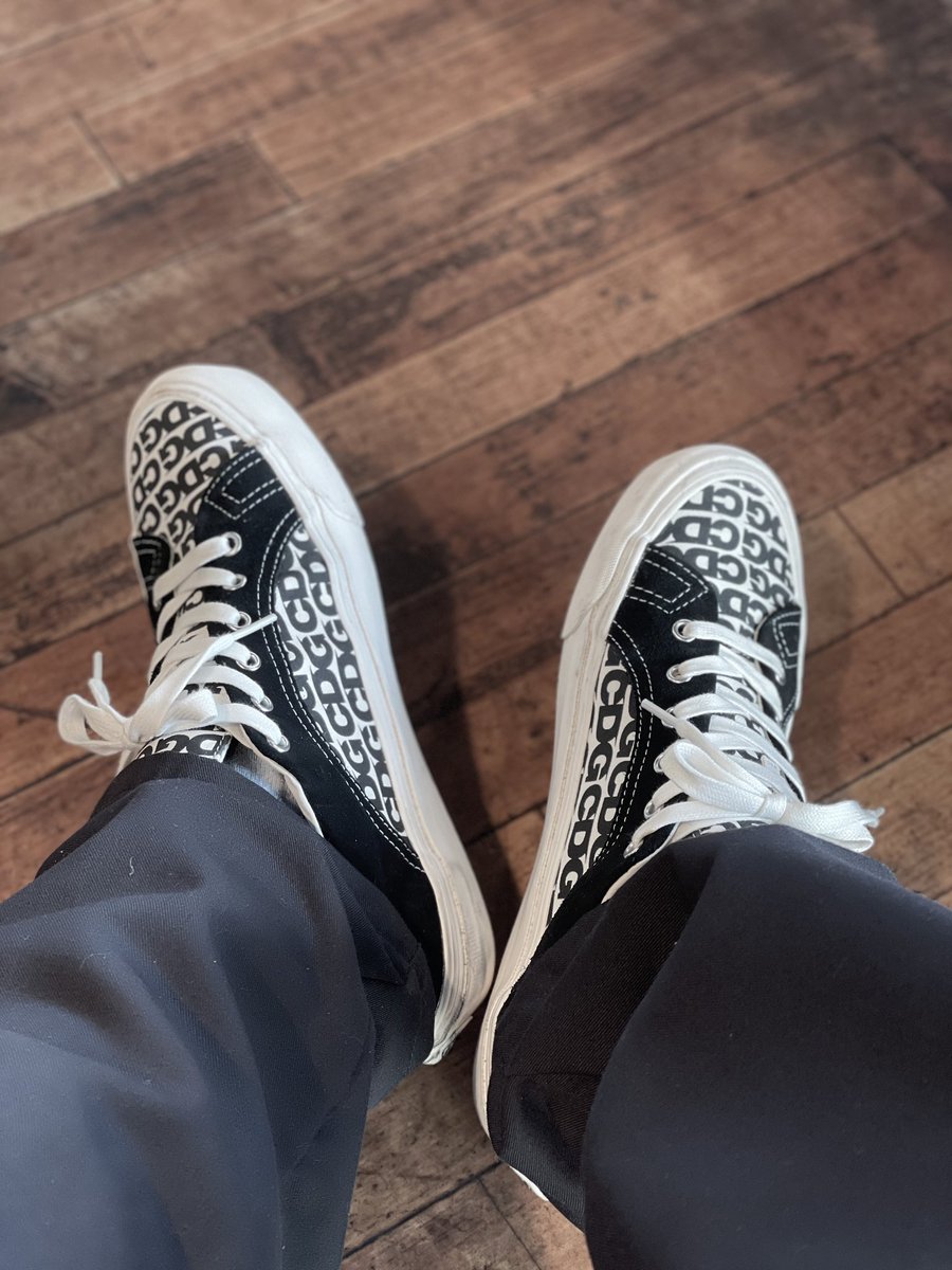 sneakerhack1's tweet photo. #cdg
#vans
#sneakerhack
#スニーカーハック
https://t.co/wpbgqDXB99 https://t.co/ZWkrxPkRe1
