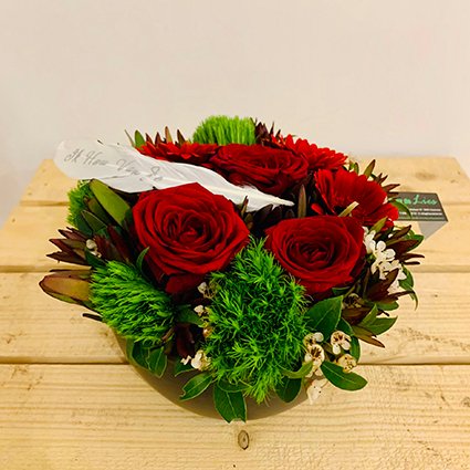 FleurLies's tweet photo. Je kan niet missen met onze bloemstukken voor Valentijn ♥️. Zeker niet met klinkende namen als Feather of Love en Rose Garden 😍
.
#fleurdelies #oostende #bloemenwinkel #florist #bloemstuk #valentijn #love #feather #rosegarden #rozen #roses #rood #red #valentinesday #liefde https://t.co/suX4vTDFV4