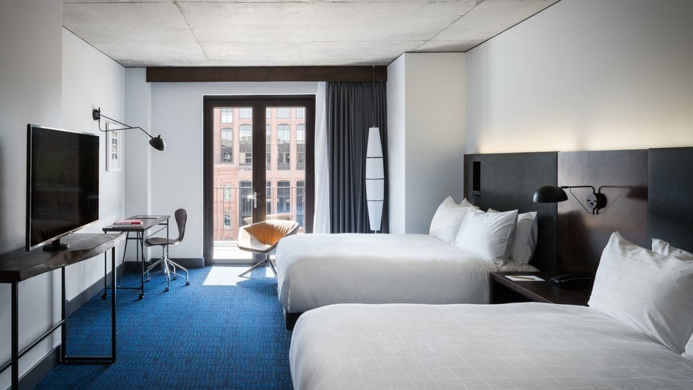 HammerDesign's tweet photo. The Maven Hotel featuring custom case goods and seating from Lime Tree Hospitality (link in bio) #hammerdesignresources #hospitalitydesign #hospitalityinteriordesign #interiordesign #boutiquedesign #limetreehospitality #casegoods #hospitalityfurniture #furniture https://t.co/GPxMecVvDm
