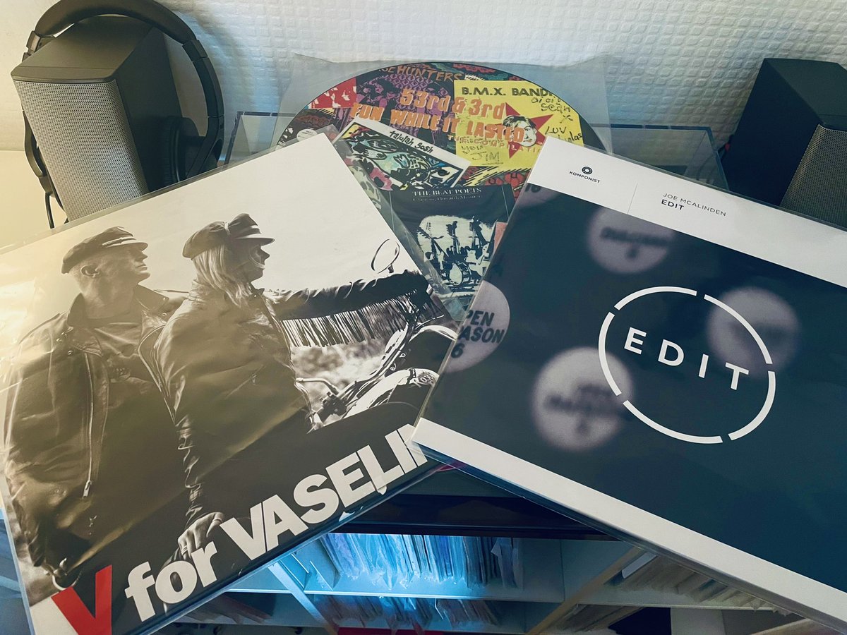 Warning watching #teenagesuperstars can lead to serious vinyl purchases. <a href="/the_vaselines/">the_vaselines</a> <a href="/joemcalinden/">Joe McAlinden / ジョー・マカリンデン</a> <a href="/TeenageFanclub/">Teenage Fanclub</a> <a href="/pastels_the/">the pastels</a> #bmxbandits #theboyhairdressers #theshopassistants #superstar