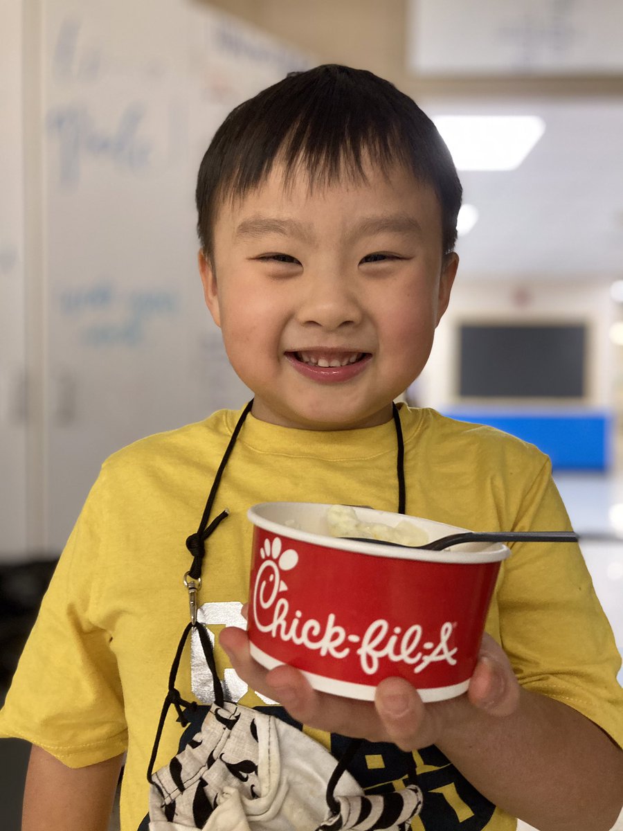 holbrooksclass's tweet photo. Celebrating growth today 💕 @CFAsouthhickory, ice cream, stinky feet, and being a teacher for the day 🎉
@Principal_SES @NCCSschools @shufordnccs https://t.co/ioFaCAGjSP