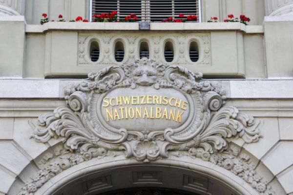 frex_ch's tweet photo. Thomas Jordan, Vorsitzender der Schweizerischen Nationalbank, bekräftigte, dass die Bank ihre Geldpolitik nicht ändern werde, obwohl sie von den USA als Währungsmanipulator bezeichnet werde. Auf https://t.co/SQuqo2quc3 weiterlesen. https://t.co/XjvY8VinsU