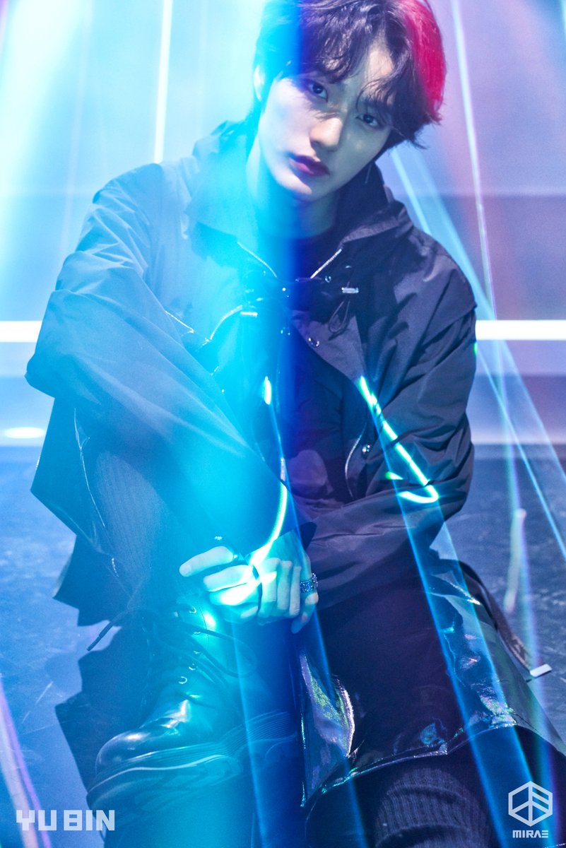 미래소년 (MIRAE)
​
장유빈 JANGYUBIN
2004.06.10
​
#미래소년 #MIRAE
#장유빈 #JANGYUBIN