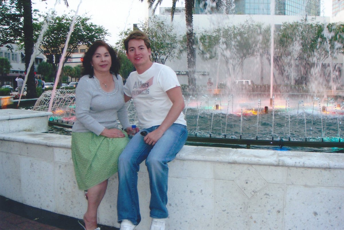 profeivanmoreno's tweet photo. ¡Te amo mamá! Porque me ayudaste a dar mis primeros pasos. https://t.co/EfszLj6fxG