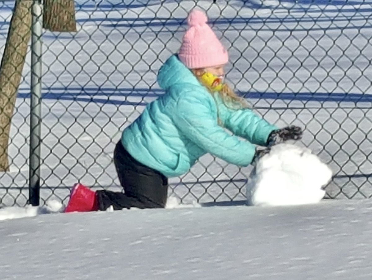 WarwickTurtle's tweet photo. Miss Angie and the school age children enjoyed the fresh snow earlier this week making snowmen and throwing snowballs on the playground at the Warwick North Coventry Center!

#WarwickChildCare #childcare #SchoolAge #KeystoneStars #snow #snowballs #snowman #snowballfight #winter https://t.co/i1ivLBYcF8