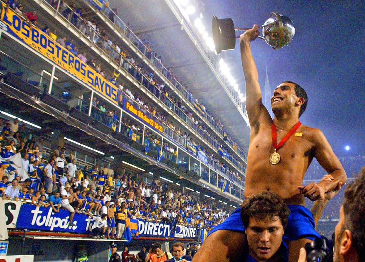 PadreBostero's tweet photo. Tu primer título con Boca fue una Libertadores, saliste campeón del mundo con 18 años y te fuiste levantando una copa. Volviste al club de tus amores después de jugar una final de Champions. Y ahora con 37 años seguís cargándote el equipo al hombro. Feliz cumpleaños, Ídolo. https://t.co/VR2nl13Hxr