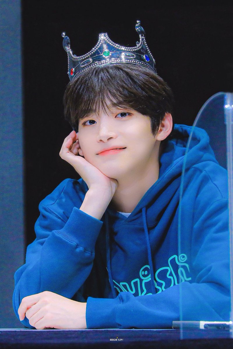 archivecravity's tweet photo. I'm super late but happy birthday to our sweetest Jungmo!! 💓🎉
Thank you for always making luvities smile and for working so hard to always give us the best performances! We love you so so much 😭💕💕

#햇살처럼_따뜻한_정모야_생일축하해 #Peach_Mogu_Day @CRAVITY_twt https://t.co/nilzFGl9iE
