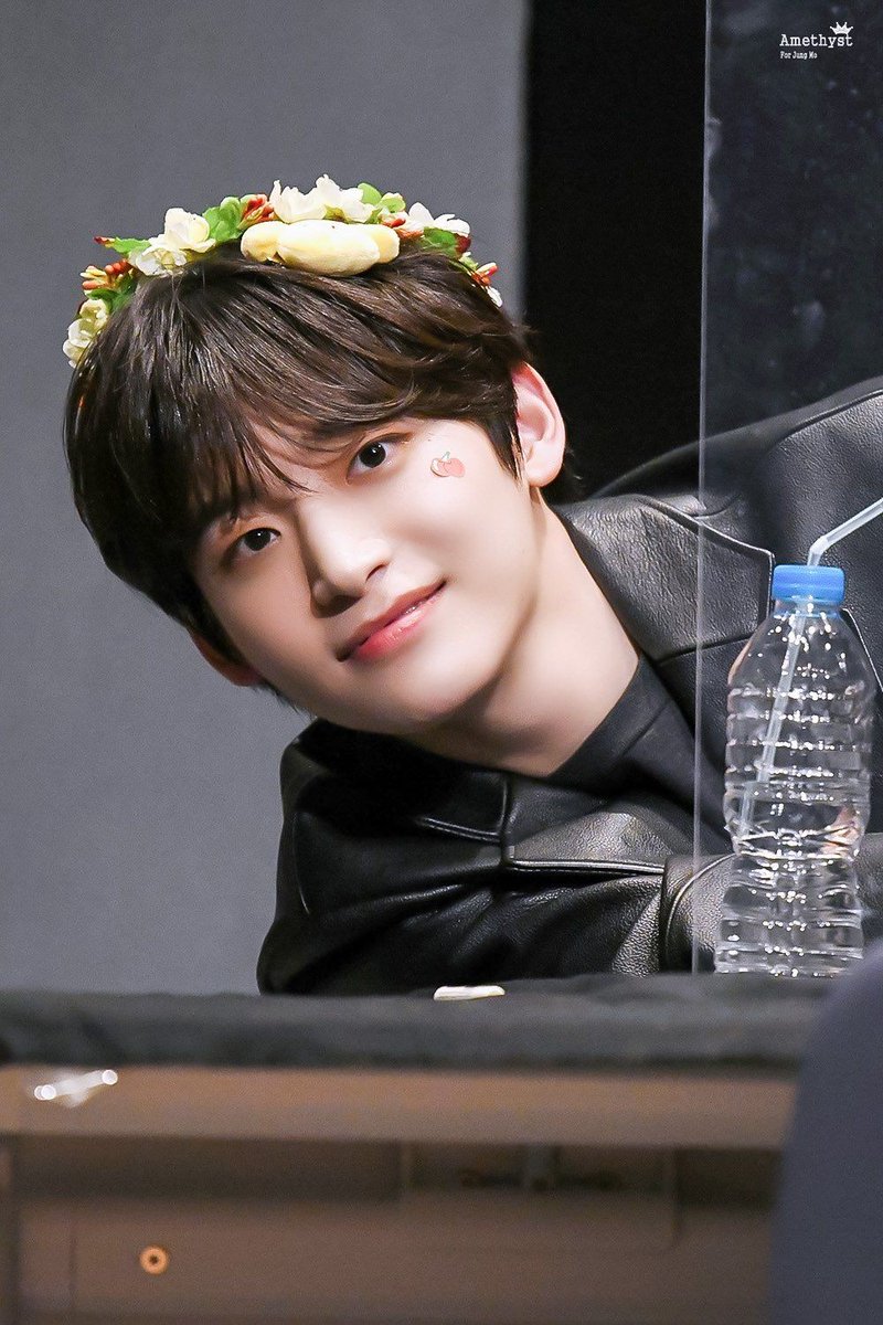 archivecravity's tweet photo. I'm super late but happy birthday to our sweetest Jungmo!! 💓🎉
Thank you for always making luvities smile and for working so hard to always give us the best performances! We love you so so much 😭💕💕

#햇살처럼_따뜻한_정모야_생일축하해 #Peach_Mogu_Day @CRAVITY_twt https://t.co/nilzFGl9iE