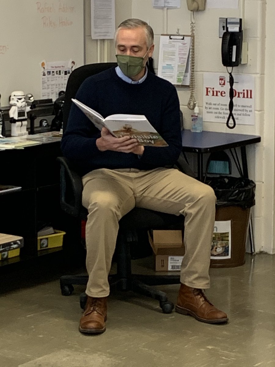 JLang_OTES's tweet photo. THANK YOU @RSteckhahn for being our third guest reader with “The Invisible Boy”. You’re ex-1st graders loved having you come in to read. https://t.co/uuhsQOSjKd