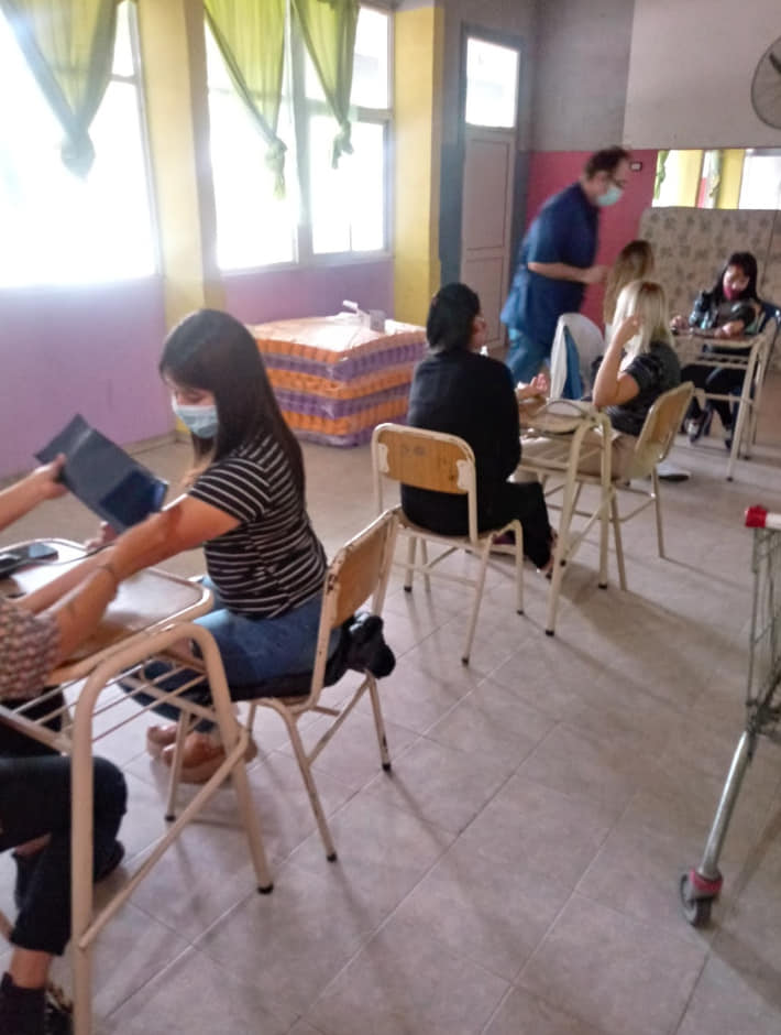 PantalonCort's tweet photo. Segundo encuentro de capacitación del equipo del Centro de Salud. Gracias Dr. Adrián Zelayeta. 
#presionarterial
#SaludComunitaria
#tekopora https://t.co/7iyZv0lc10