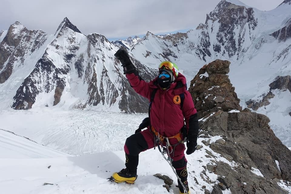 pamirtimes's tweet photo. Pak Army chopper has airlifted body of Bulgarian climber #Atanas to #Skardu. The 42-year-old climber went missing while descending from Camp 3 of K-2 due to broken rope.
Atanas Skatov was climbing with Dendi Sherpa.
Atanas has climbed 10 of the 14 8000rs. #Skatov https://t.co/3XL1dPV9D4