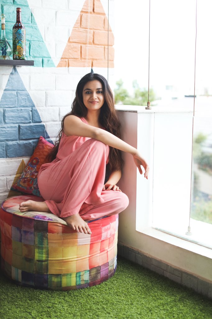 Nazar_Keerthy's tweet photo. Queen in pink💞 @KeerthyOfficial ❤️🙈😘 #KeerthySuresh https://t.co/9FXAzjWuTM