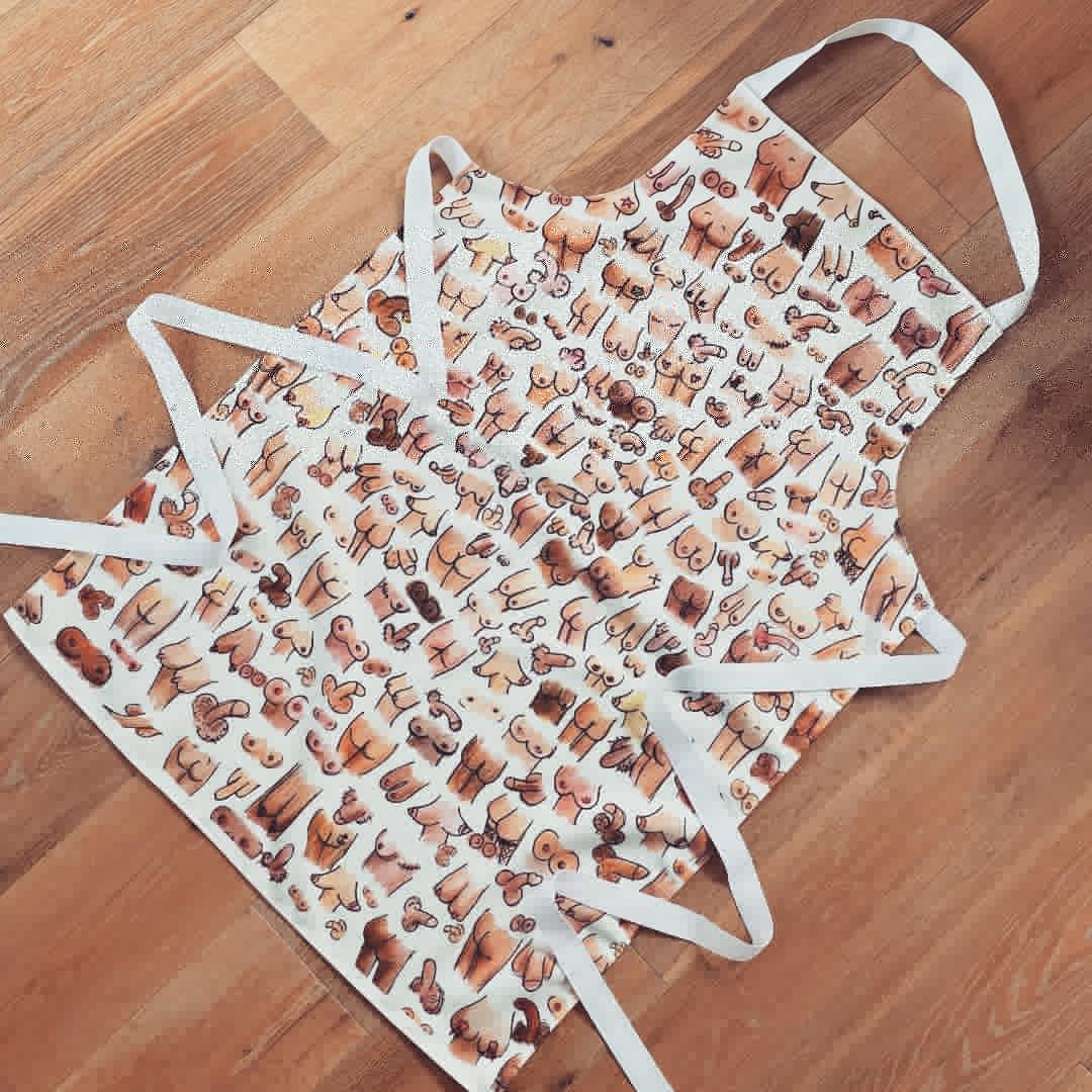 Love comes in all shapes and sizes. Thank goodness for that 😅

These gems don't discriminate... #onesizefitsall👍

👀 Checkout our Lucy's wonky veg and other cheeky bits 📲 Lucy Hughes Creations in the Our High Road app