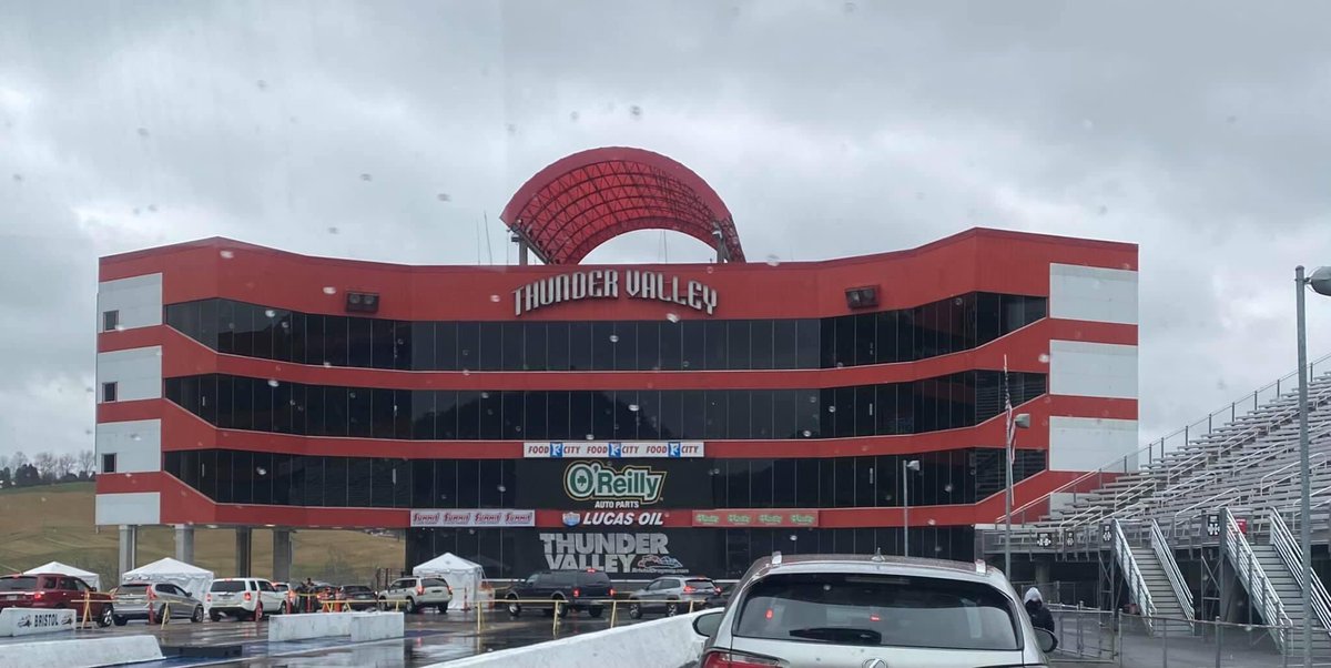My dad is waiting today to get his second dose of vaccine at one of the coolest visual vaccination sites (Bristol Motor Speedway). https://t.co/XWgwdUFsqo