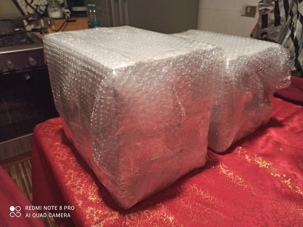 halfmoonlix's tweet photo. the first batch of season greetings just got delivered~ customs hit it but the price i had to pay was pretty low thankfully. the last two boxes should get shipped around wednesday next week. now time to unpack! 🥰

#halfmoonlixupdates https://t.co/8Hh6cc7Yyz