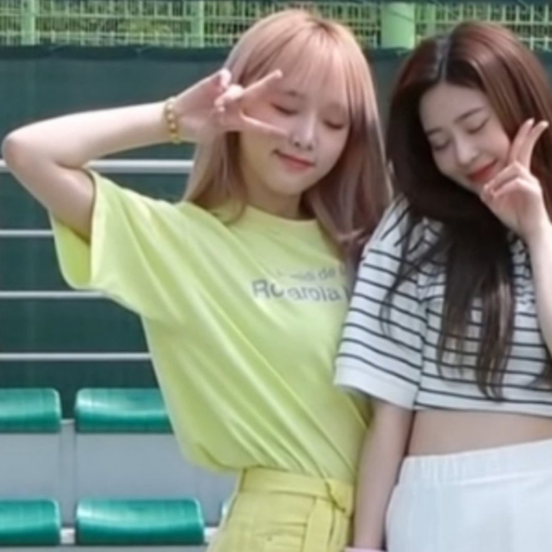 hourly yena (@yenahouriy) on Twitter photo 