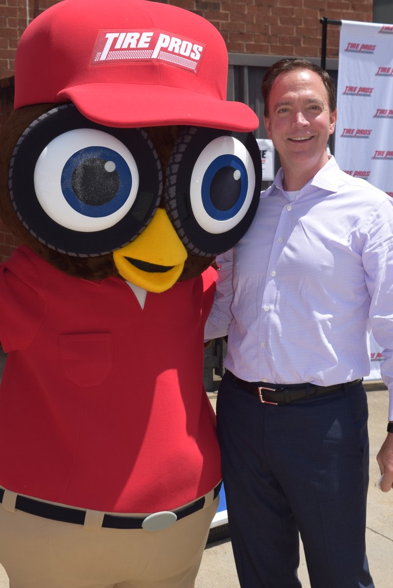 OlympusGroup's tweet image. It's #NationalWearRedDay! Red mascots, like Hootie, are eye catching and attention grabbing for your brand. Request a free mascot quote for your organization at: ow.ly/TZPl50DkQGP
#CustomMascots
