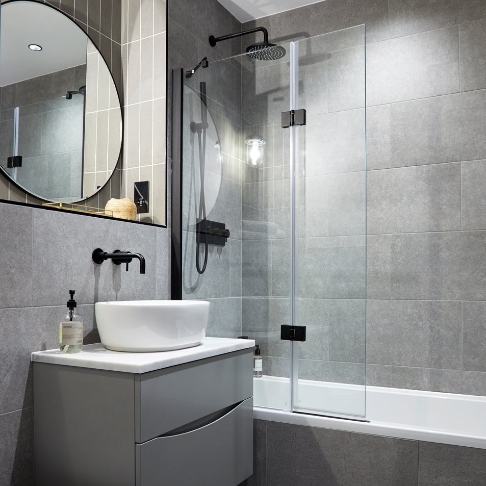 〰  Stop marvelling at the interior goals, and pay attention to the details… see the nifty folding shower screen we've installed? We squeeze the best out of every space and corner in our developments, so the end product (your HOME!) works better for you.

#newhomeshoxton