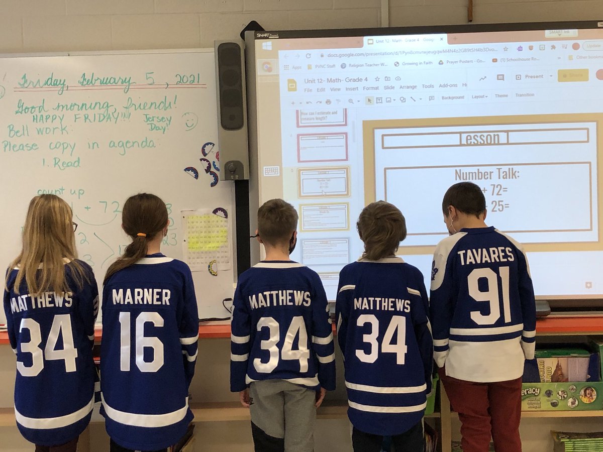 MonsignorO's tweet photo. Showing our colours in Gr. 4. #LeafNation #jerseyday. #MODrules https://t.co/V10SuPukXO
