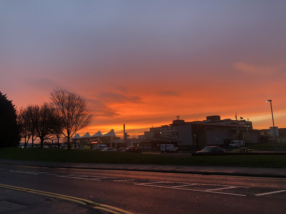 Coming into the last of the winter sunrises over <a href="/LancsHospitals/">Chorley & Royal Preston</a>. Trying to #staypositive and appreciate #TheLittleThings. #COVID19 #sunrise