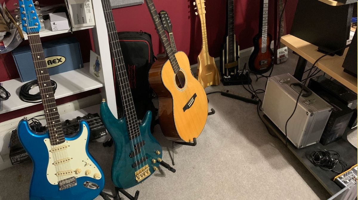 AshcraftStudios's tweet photo. We've got instruments stashed everywhere! 

We have the instruments and you have the vision. 
How can we help you bring your song to life?

#musicstudio
#recordstudio
#audioproduction
#atlantastudio
#stringedinstruments
#studiolife https://t.co/RjJ0I9nSKG