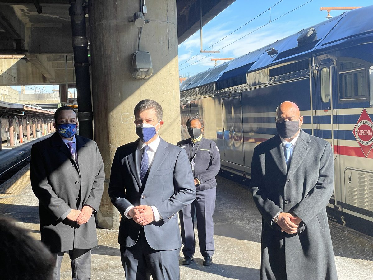 Raymond Jackson of  @ATULocal689 also spoke with Buttigieg today.